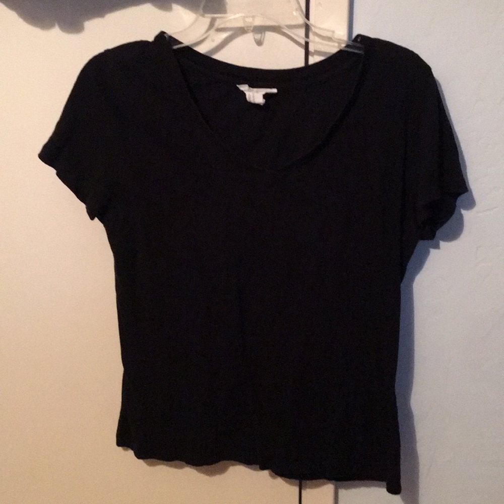 simple black t-shirt